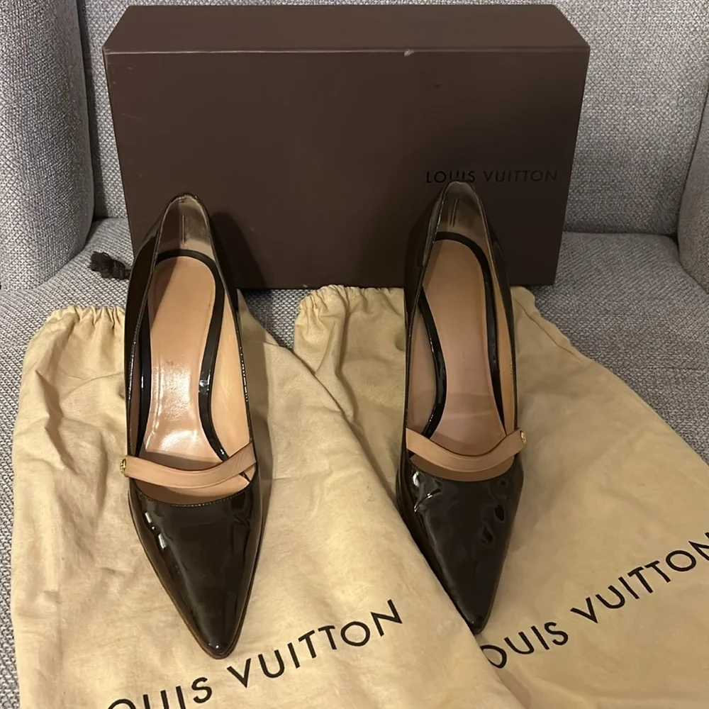 Louis Vuitton Ladies Pumps - Picture 4 of 10
